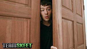 Hey, those hot lesbian teen stepsisters dive into a wild threesome with their little stepbrother! 🔥👭👦