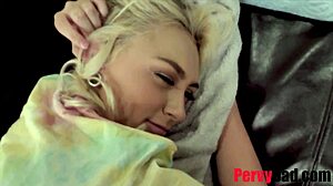 نيك تلك المراهقة الشقراء الصغيرة المتحمسة 18+ كلوي تمبل في هاردكور خيالي