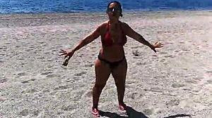 i'm a horny wife suckin cock on the beach