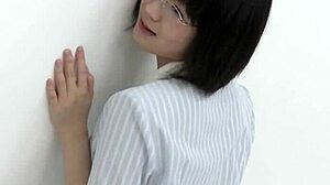 Amateur photoshoot captures short-haired ol with beautiful small breasts