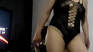 i'm practicing this erotic dance at home as a milf, but keep messin up the moves feelin so sexy