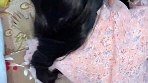 हॉर्नी इंडियन योनी बैनाना और मॉन्स्टर बिग हार्ड डिक रियल डीप लेती है