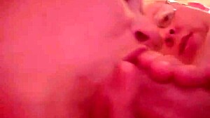 i'm watchin my wife suckin that big cock