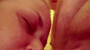 i'm watchin my wife suckin that big cock