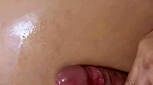 Me quedo en cama y fui follada por mi hijastro - milf culona pt 1