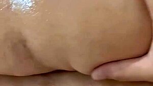 Me quedo en cama y fui follada por mi hijastro - milf culona pt 1