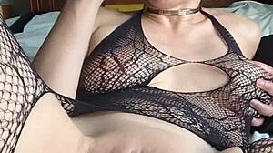 Kinky MILF ChaoticBlossom DEEPTHROATS Dildo!