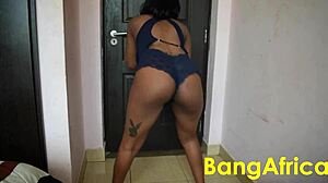 Look at that big ass shaking while dancing