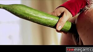 Bootylicious euro babe loves food play