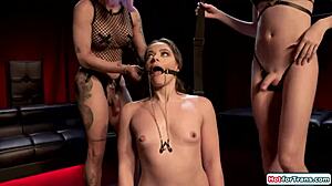 Hotfortrans com - i uh love shemale anal fisting in bdsm threesome