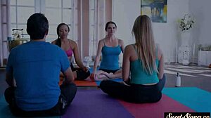 योगा स्टेपडॉटर बीजे देती है हार्ड बांगिंग से पहले लंड