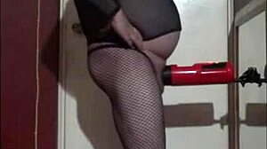 On boxing day, i decided to try some sissy masturbation