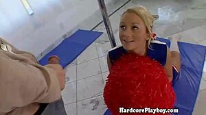 i saw the flexible teen 18+ cheerleader loving the cock