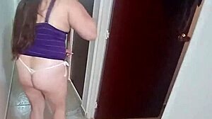 mi jefe graba mis tangas mientras limpio en ny