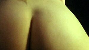 Twerking slut gets fingered in reality masturbation session
