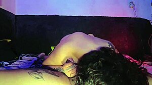 a mi hermanastra le gusta darse de sentones en mi verga