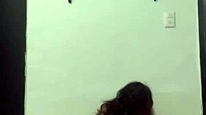 latina amateur preparing for session