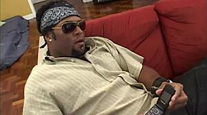 marido deixado pela mulher fode stripper para matar raiva jota