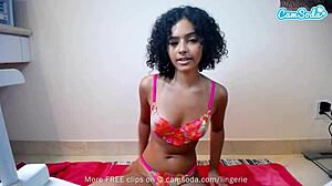 كامسودا - فتاة سوداء لطيفة تلعب فاحشة على الكام!