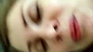 Rus tatlı kız amatör seks seansında çıldırıyor 😍