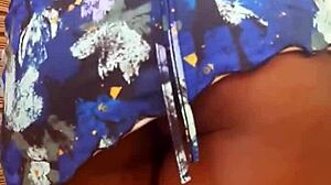 alice couldn't hold back and shared her pussy