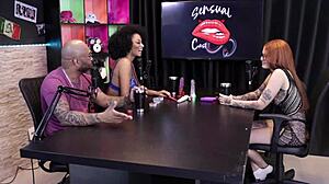 her income’s from porn but she rocks cosplay too with a nerd store - victória ruiva! 😍