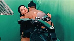 इंडियन डायरेक्टर ने हॉट मॉडल को कैमरे पर चोदा