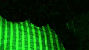 tallando mi vagina para que cualquiera la vea masturbándose.