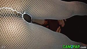 Ebony amateur flashes her big ass in free porn video