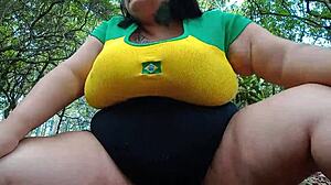 torcedora safada, you went to the park and showed off, right? gozou escondida ao ar livre com medo