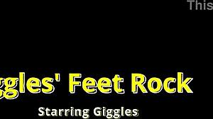 吉格尔丝海滩脚被舔湿猛吸