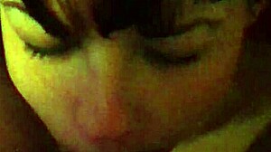 Pacar Kurus Berambut Cokelat Ngehisap Kontol