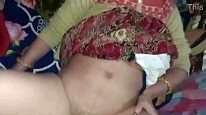 Indian hot girl enjoys pussy licking and sucking in homemade Hindi video