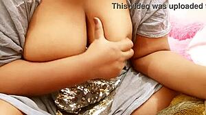 Indian sexy aunty with big tits, what a sight