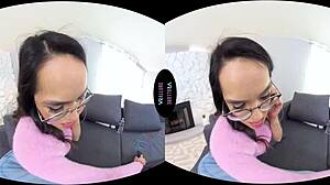 Vrallure enjoys awards show fun