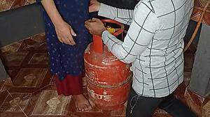 2023 न्यू ईयर में किचन में प्यासी भाभी को ठोका।