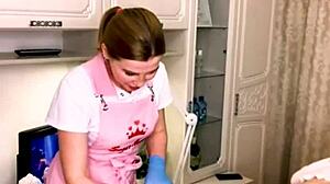 sugarnadya asks, 'want to see my sexy ass while waxing legs?'