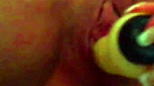 italian milf squirting on couch while recording for friends