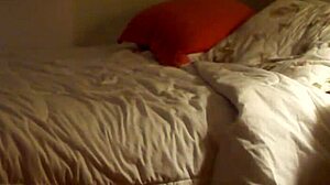 i'm watching this hot brazilian babe masturbate with a dildo