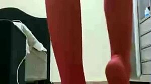 Bia Hot Morena Safada Pedindo Massagem Nos Pés Peladinha