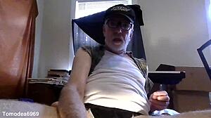 Thomas Odea big cock gay