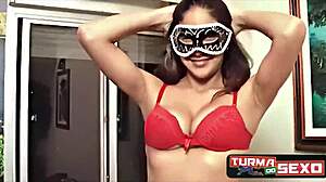 married milf cheats for oral pleasure with frotinha