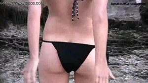 Does this teen flash on the beach