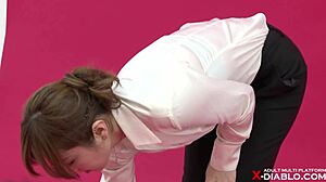 แม่บ้านเอเชียนใส่เสื้อชั้นในถ่ายภาพเปลือยเอง!