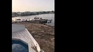 Я дразню девчонку 18+ на весенних каникулах в бикини с белыми волосами и праздничным весельем