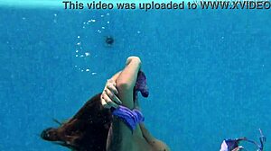 Canadian MILF Heidi Van Horn Pleasures Herself! 😍