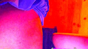 여름 캠프 오두막에서 개새끼 스타일로 오르가즘!