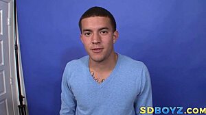 I drizzled cum on gay amateur hunk 😏