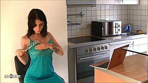 lou nesbit and lia louise squirt in orgasm