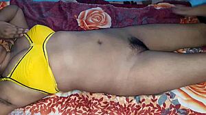 इंडियन वाइफ की टाइट गांड में गहरा लिया